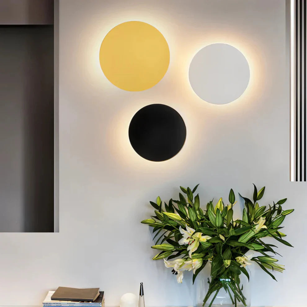 Lunara – Modern Round LED Wall Lamp