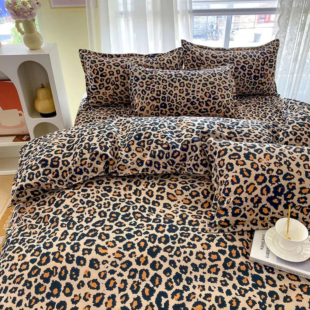 Veloria – Luxury Leopard Print Bedding Set with Pillowcases & Fitted Sheet