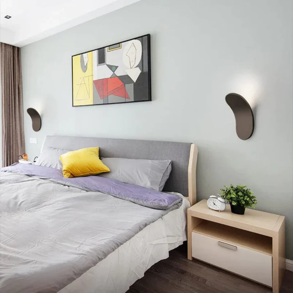 NordGlow – Scandinavian LED Wall Lamp in Metal