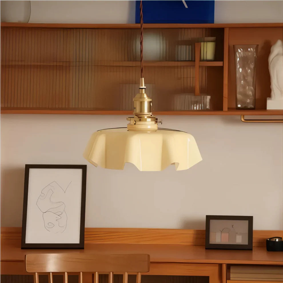 Floralis – Retro Wavy Glass Pendant Light