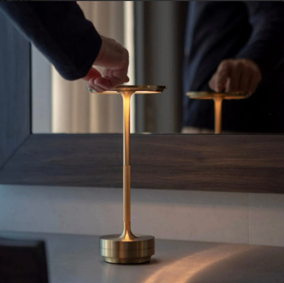 LumoRetro – Wireless Dimmable Retro LED Table Lamp | Metal & Portable