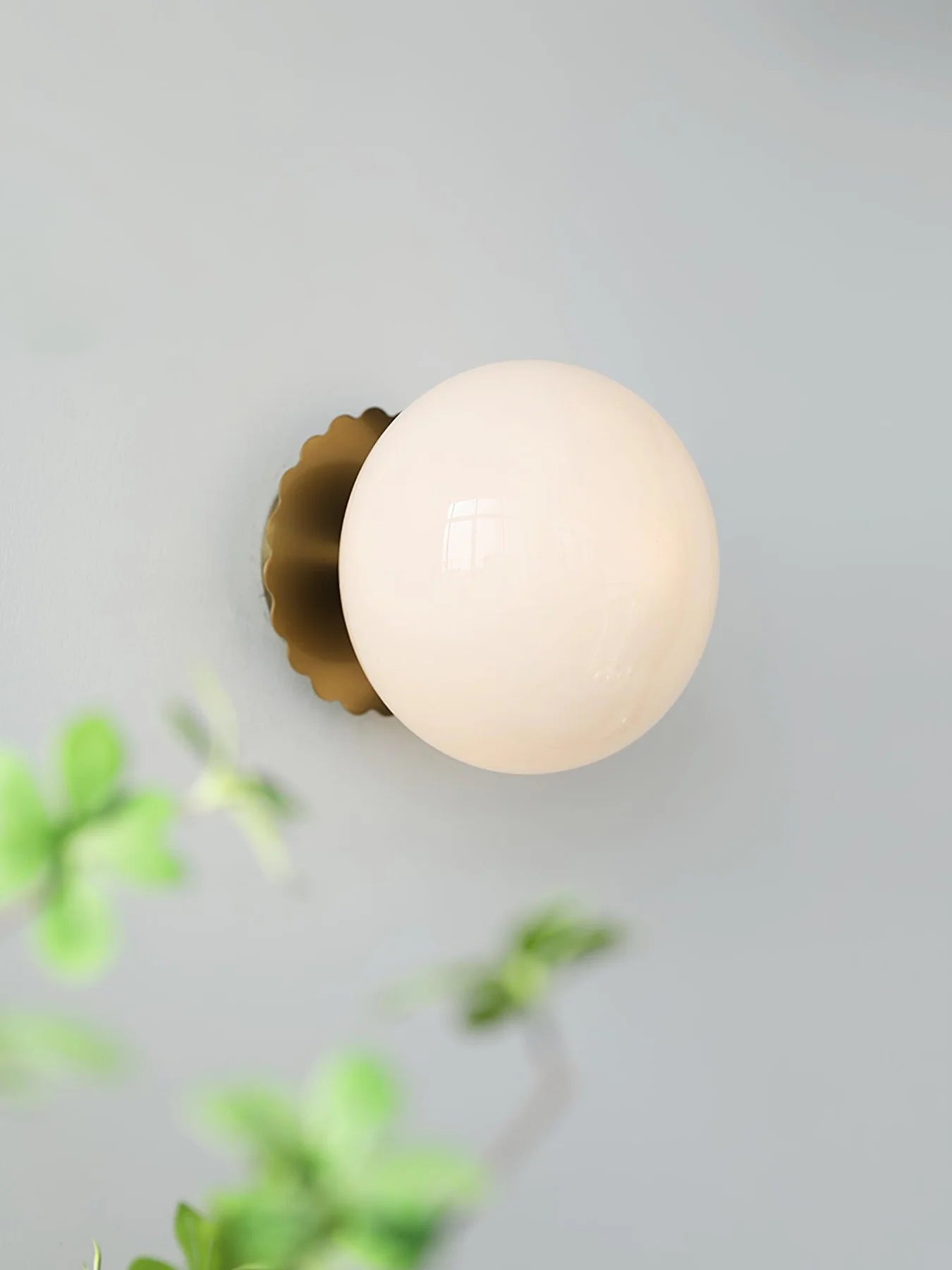 LumoPuff – Modern Glass Wall Lamp with Metal Base