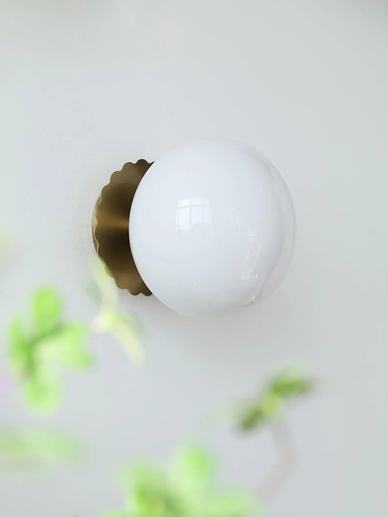 LumoPuff – Modern Glass Wall Lamp with Metal Base
