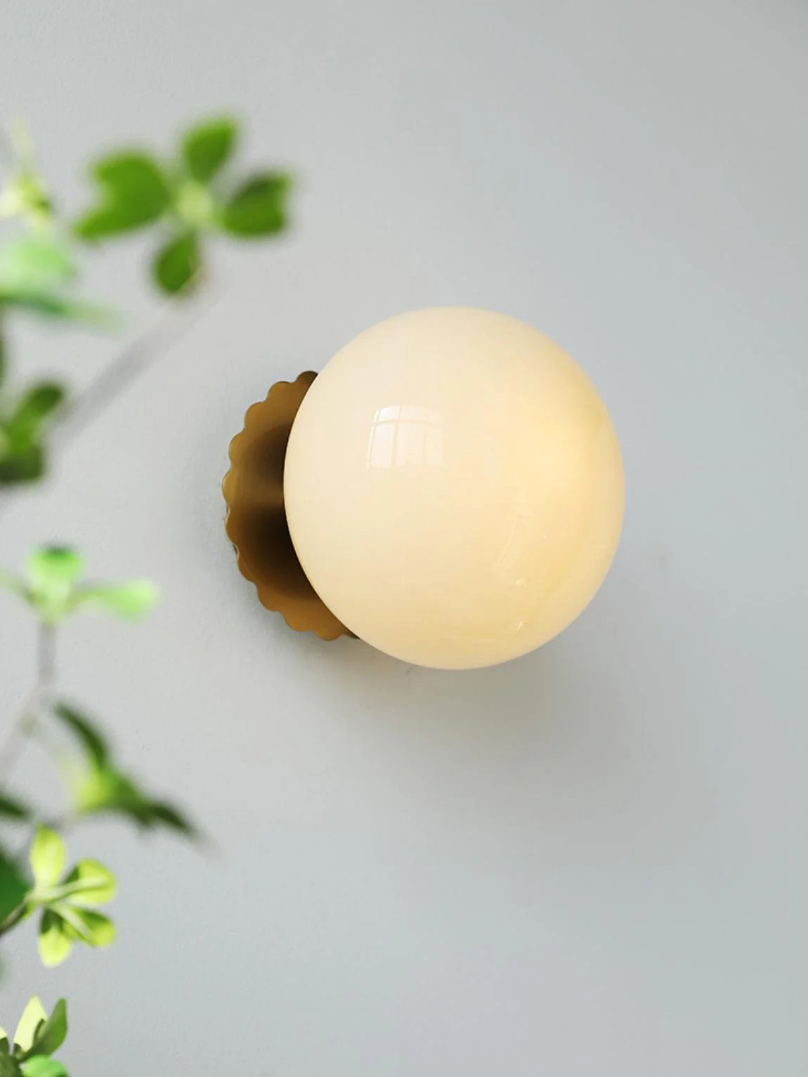 LumoPuff – Modern Glass Wall Lamp with Metal Base
