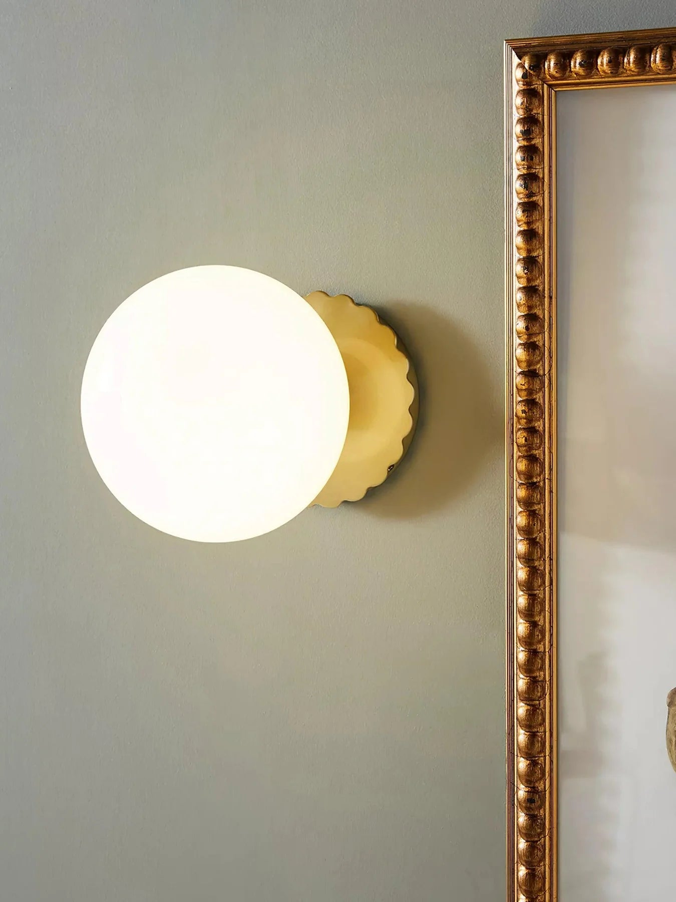 LumoPuff – Modern Glass Wall Lamp with Metal Base