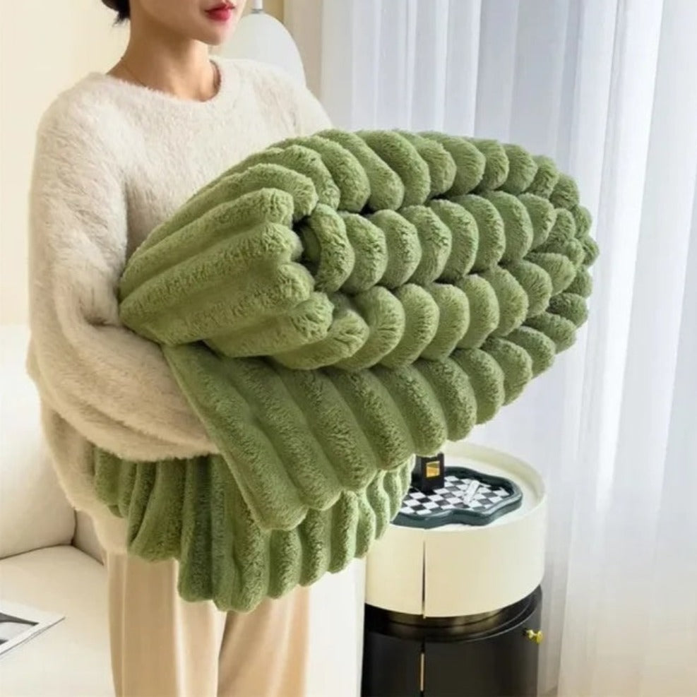 CloudLoom – Plush Ribbed Throw Blanket