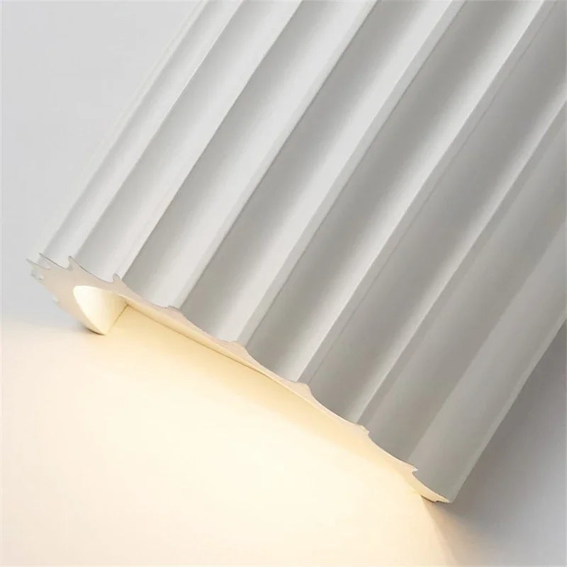 Ardea – Modern Resin Wall Lamp