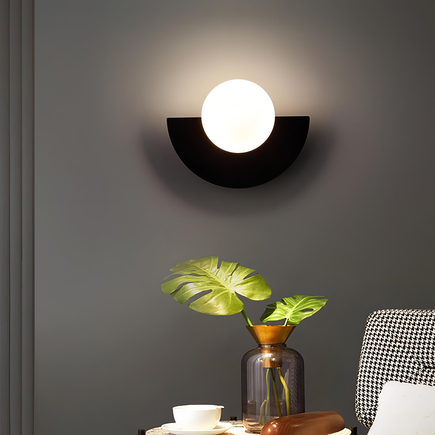 HaloNordic – Semi-Circular Nordic Wall Lamp