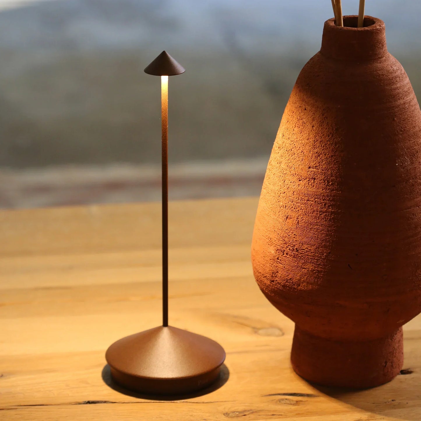 LumoPina – Modern LED Rechargeable Table Lamp