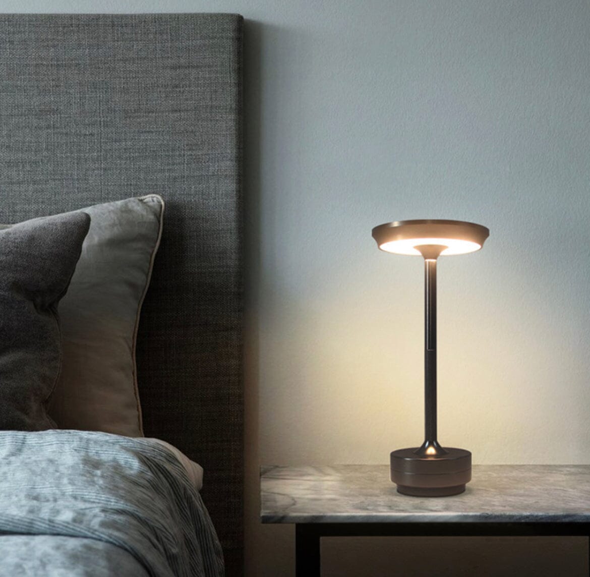 LumoRetro – Wireless Dimmable Retro LED Table Lamp | Metal & Portable