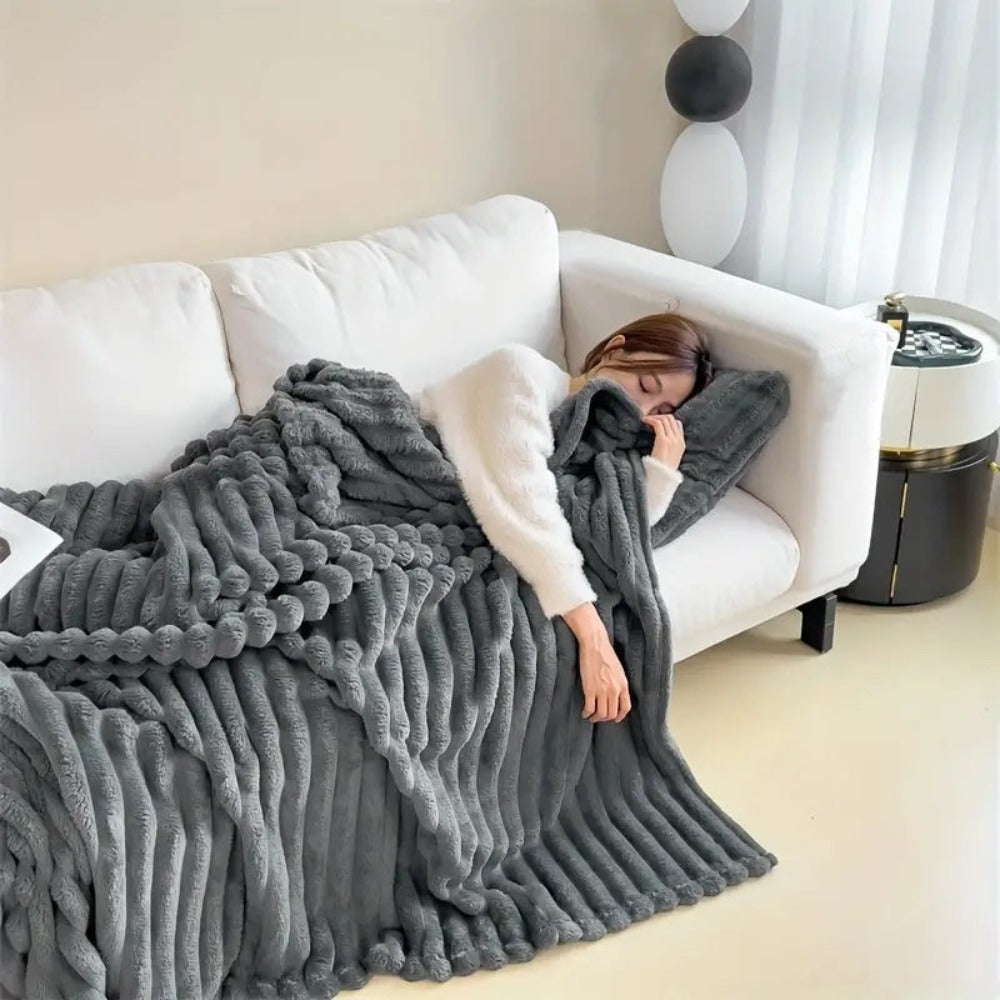 CloudLoom – Plush Ribbed Throw Blanket