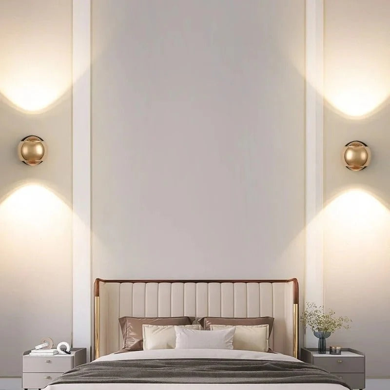 ÉclatMural – Modern Adjustable LED Wall Lamp with Artistic Design