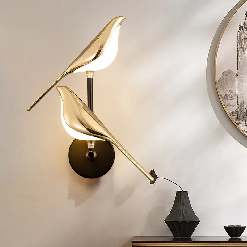 AuriBird – Modern LED Bird Wall Lamp in Gold Design