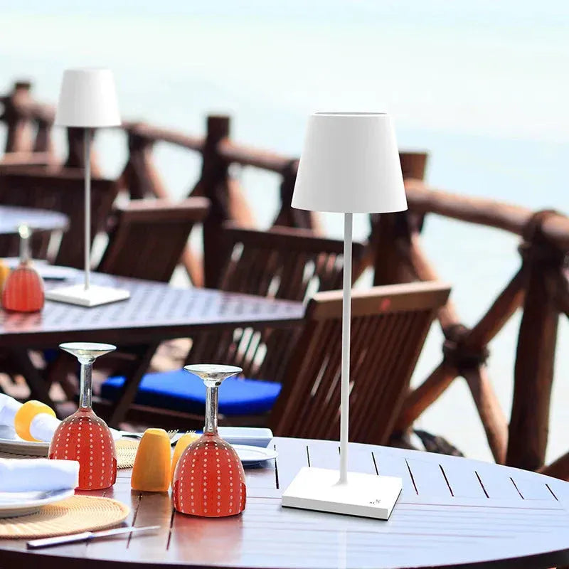 Lumora– Wireless Rechargeable Aluminium Table Lamp