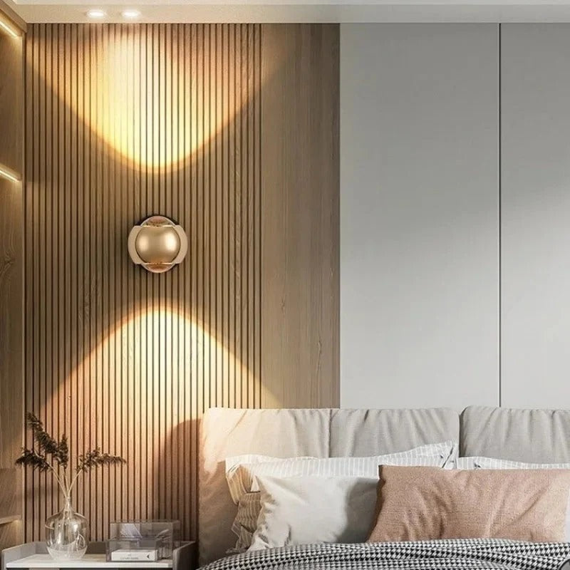 ÉclatMural – Modern Adjustable LED Wall Lamp with Artistic Design