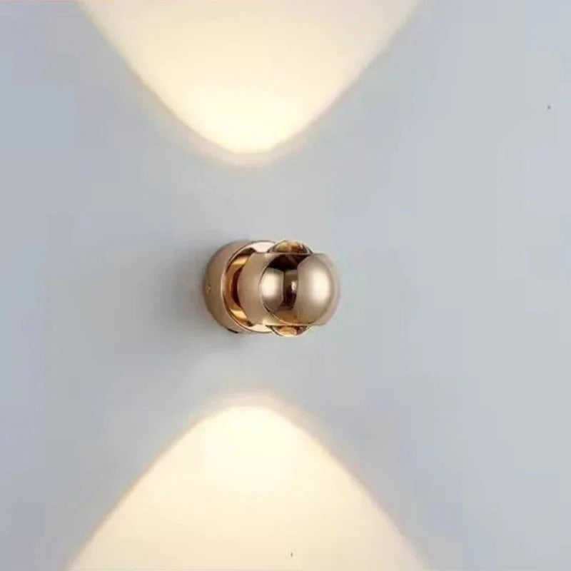ÉclatMural – Modern Adjustable LED Wall Lamp with Artistic Design