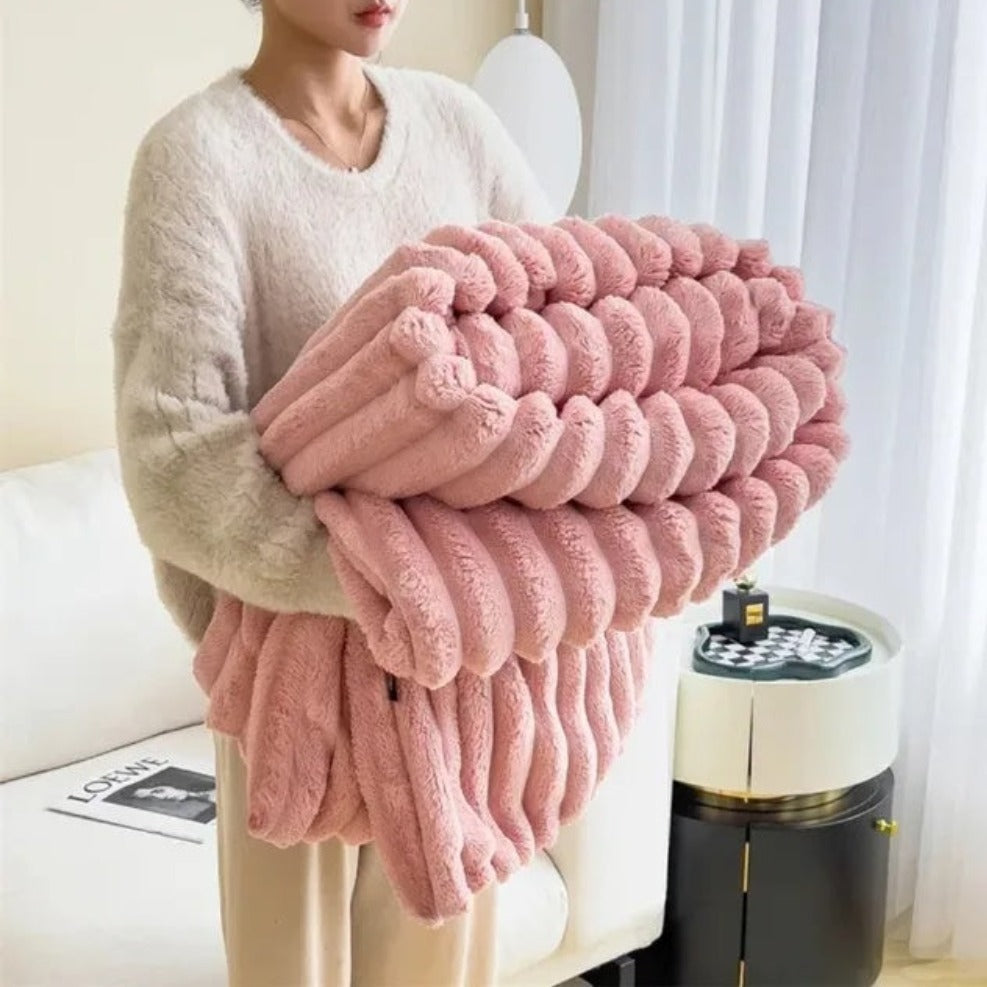 CloudLoom – Plush Ribbed Throw Blanket