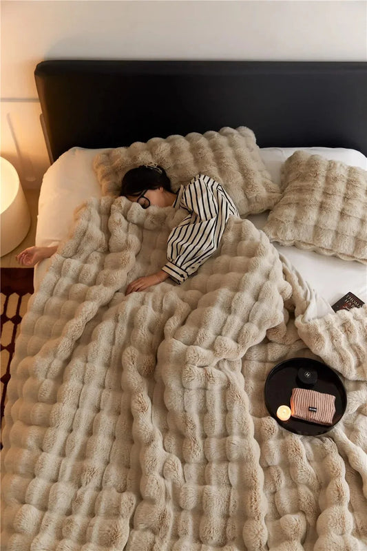 Cloudelle – Luxury Bubble Plush Blanket