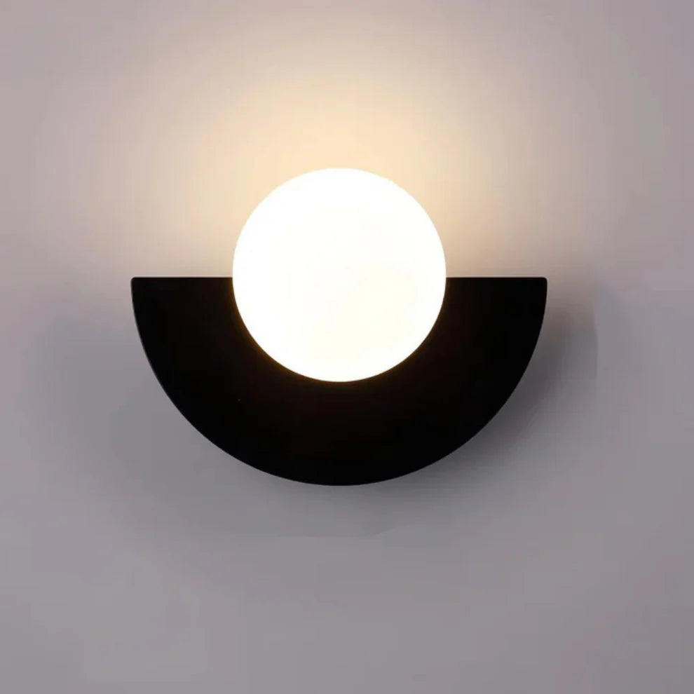Solara – Modern Globe LED Wall Lamp