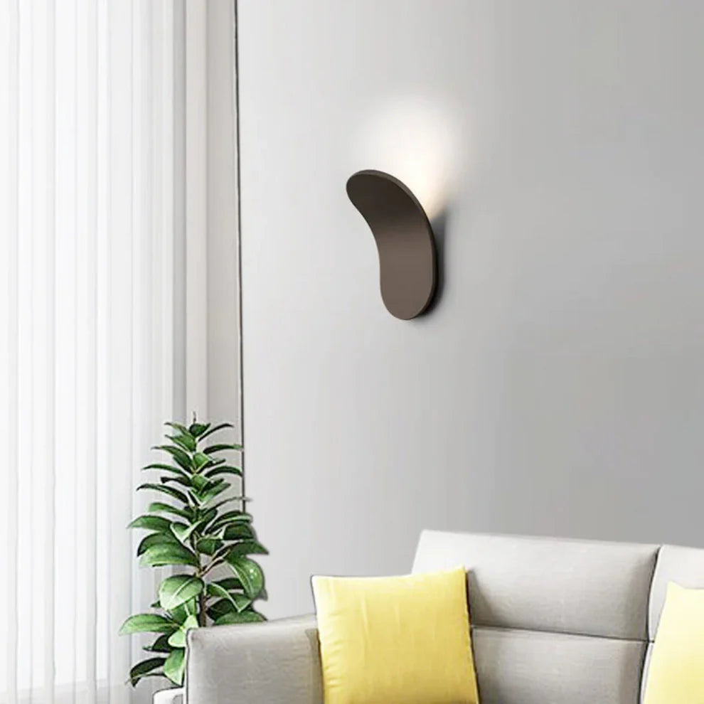 NordGlow – Scandinavian LED Wall Lamp in Metal