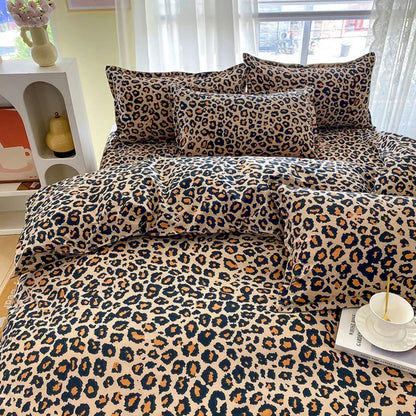 Veloria – Luxury Leopard Print Bedding Set with Pillowcases & Fitted Sheet