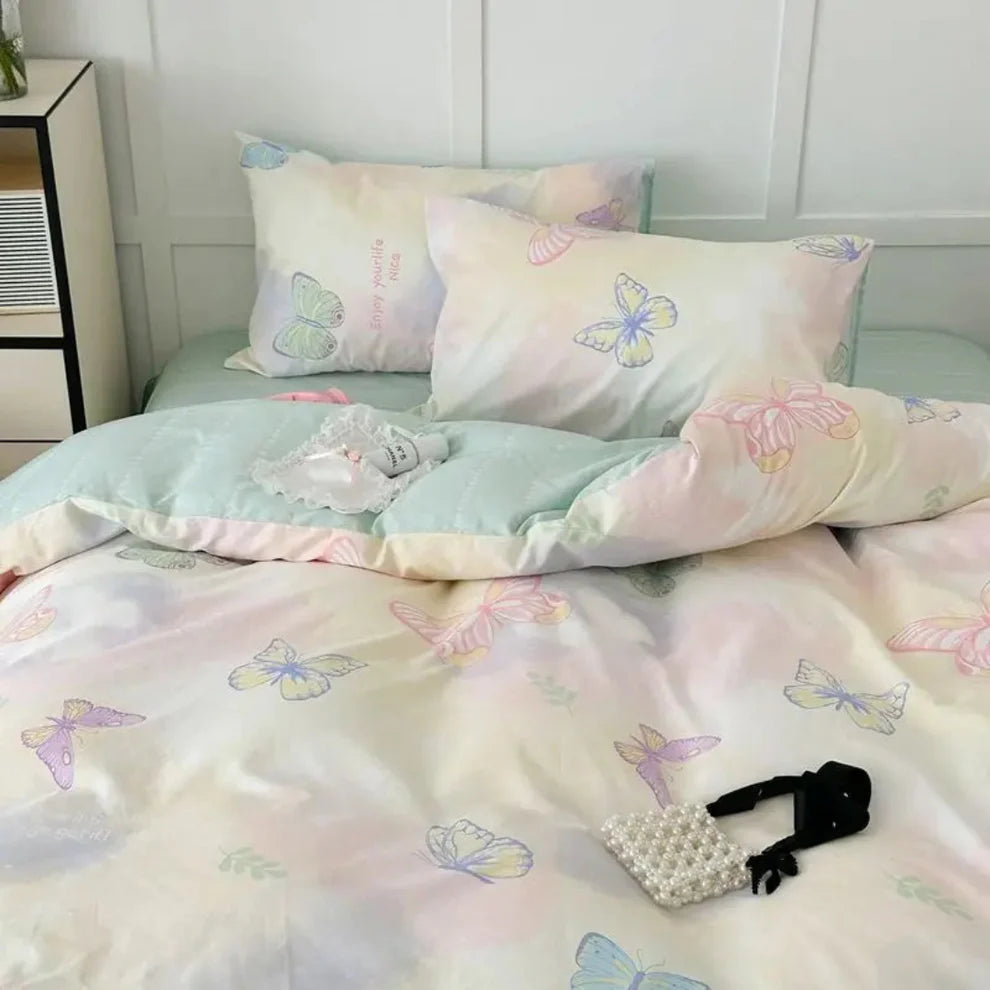 Dewn – Soft Floral & Butterfly Duvet Cover Set with Breathable Fabric