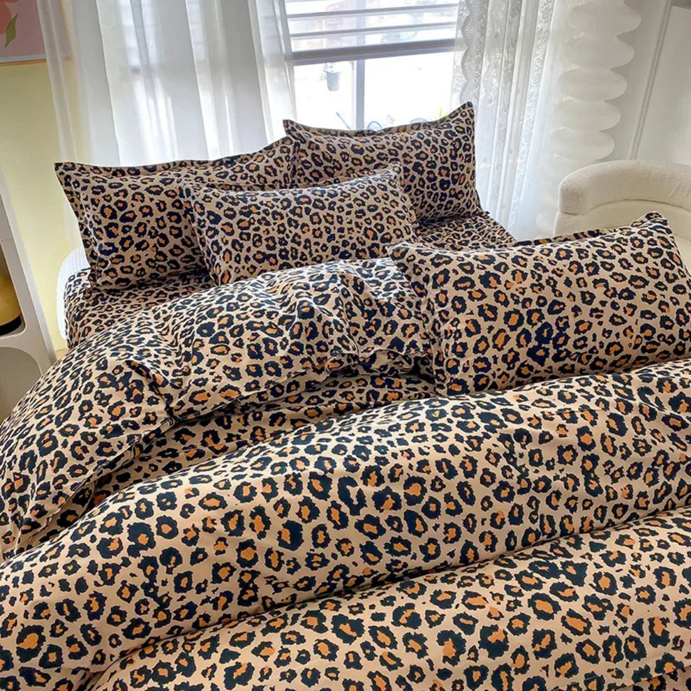 Veloria – Luxury Leopard Print Bedding Set with Pillowcases & Fitted Sheet