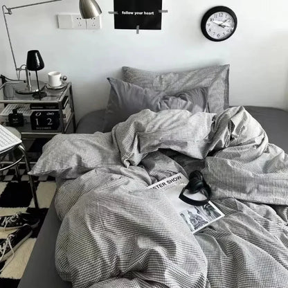 Lunaris – Scandinavian Style Bedding Set with Pillowcases & Fitted Sheet