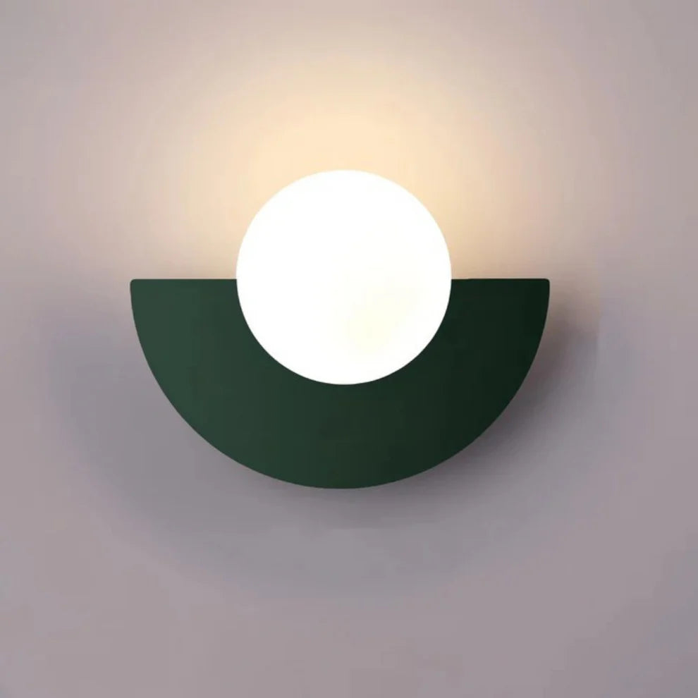 Solara – Modern Globe LED Wall Lamp
