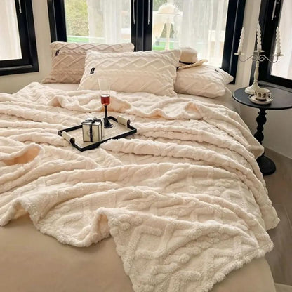 Dola – Ultra Soft 3D Fleece Blanket with Cloud Texture for Bedroom & Living Roo