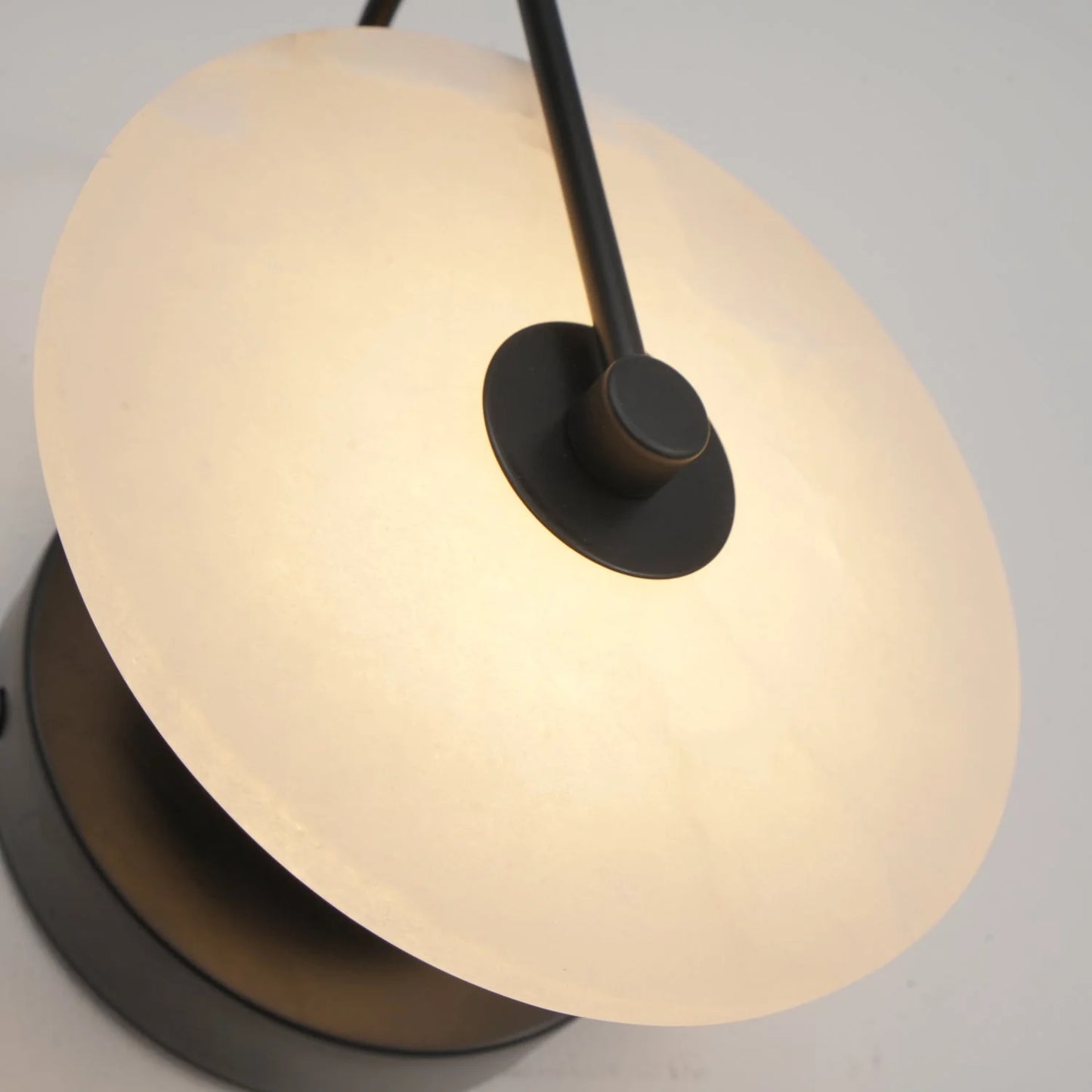 LumoDisc – Modern Alabaster LED Wall Lamp