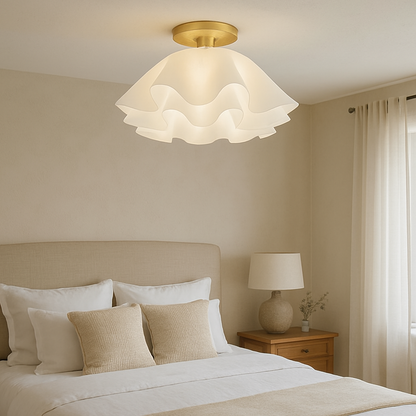 Velura – Elegant Wavy Brass LED Ceiling Light