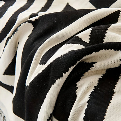 Monora – Nordic Geometric Woven Sofa Throw Blanket