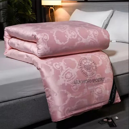 Aurethra – Luxury Mulberry Silk Winter Duvet with Breathable Cotton Cover