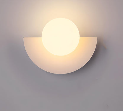 HaloNordic – Semi-Circular Nordic Wall Lamp