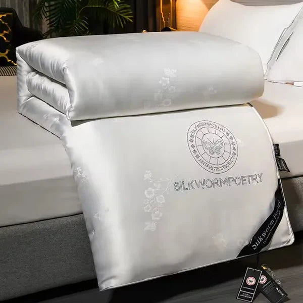 Aurethra – Luxury Mulberry Silk Winter Duvet with Breathable Cotton Cover