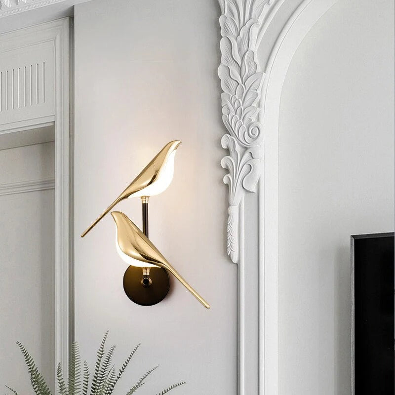 AuriBird – Modern LED Bird Wall Lamp in Gold Design