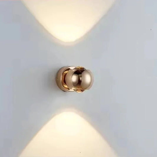ÉclatMural – Modern Adjustable LED Wall Lamp with Artistic Design