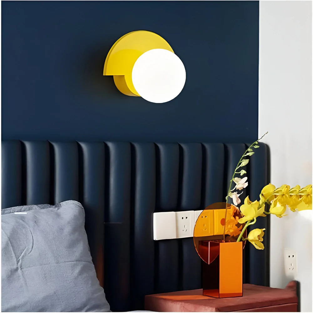 Solara – Modern Globe LED Wall Lamp