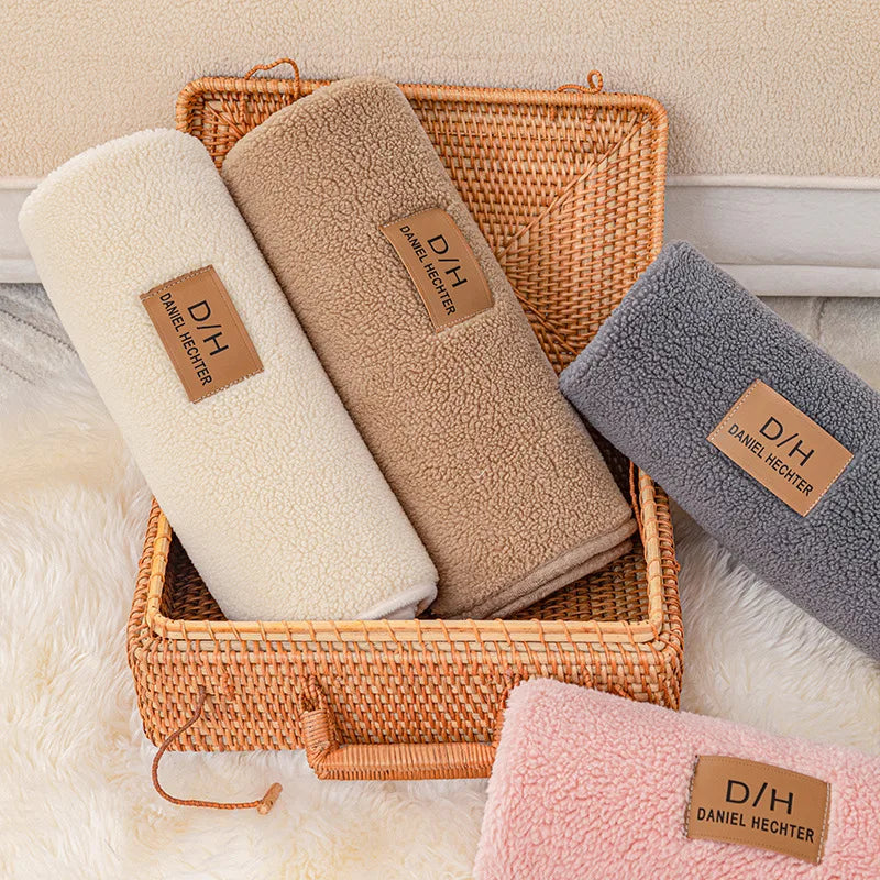 Varda – Premium Sherpa Fleece Sofa Cover with Non-Slip Backing